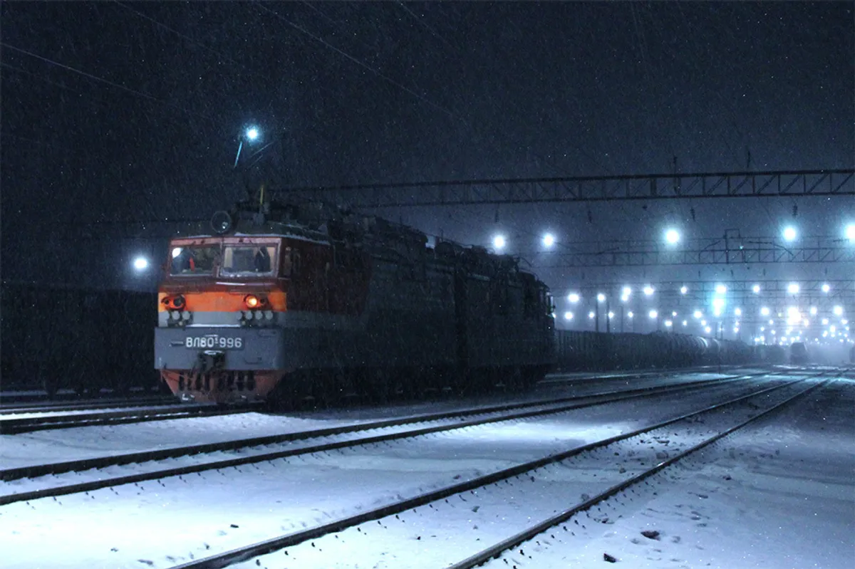 БелЖД предложила пассажирам ночлег и развоз на машинах из-за поломки поезда