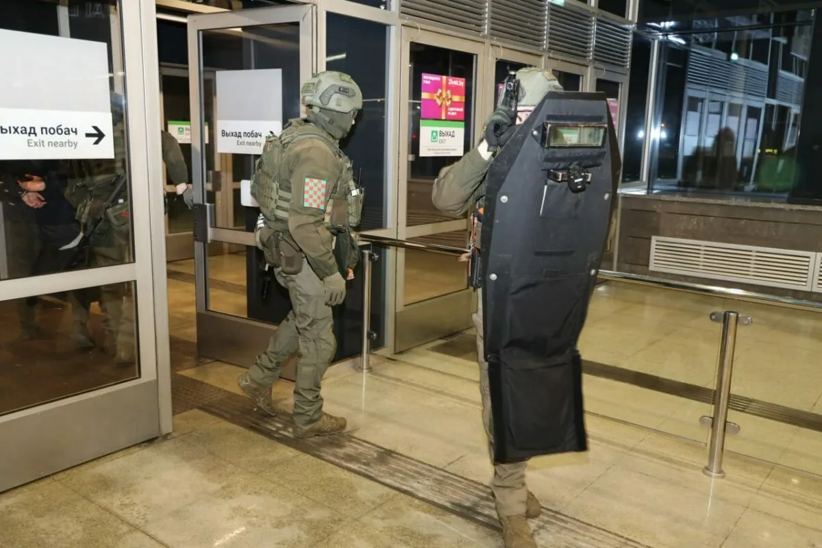 В Минском метро "спасали" людей и искали "взрывчатку"