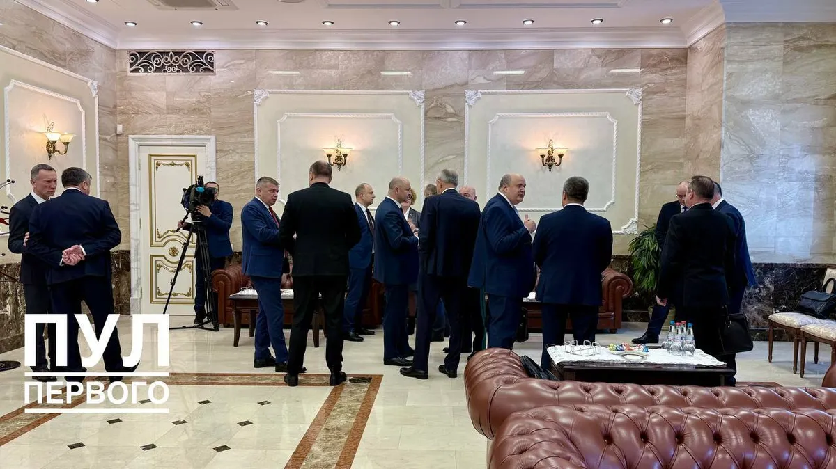 Лукашенко созвал всех высших госчиновников и призвал разработать антикризисный план