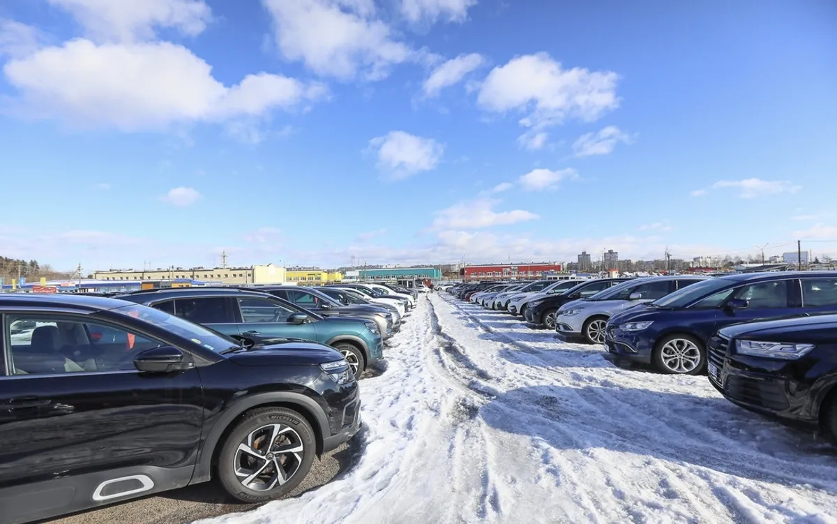 Белорусы почти перестали покупать российские легковушки