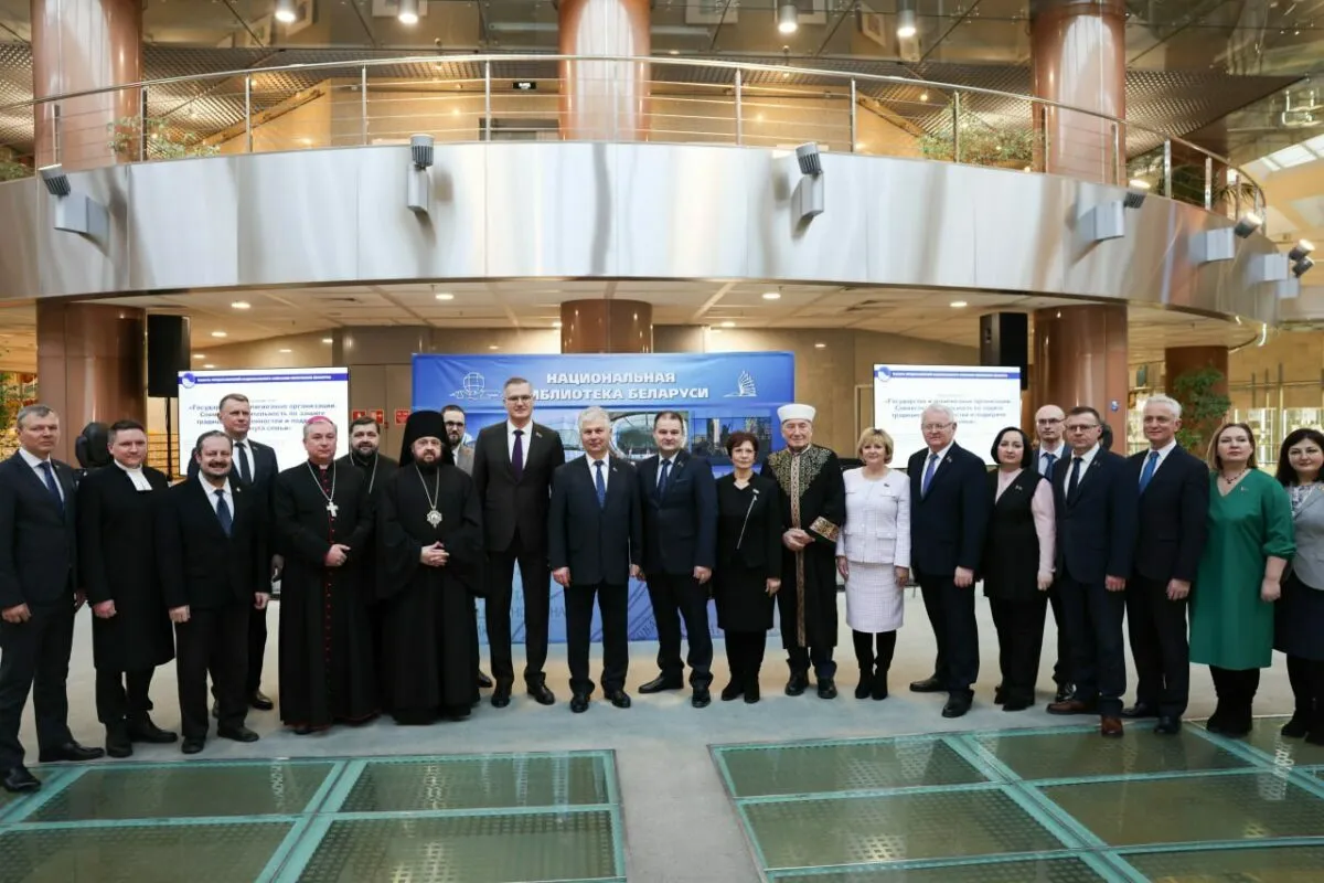 Депутаты собрали в Минске представителей всех религий Беларуси и призвали улучшить демографию