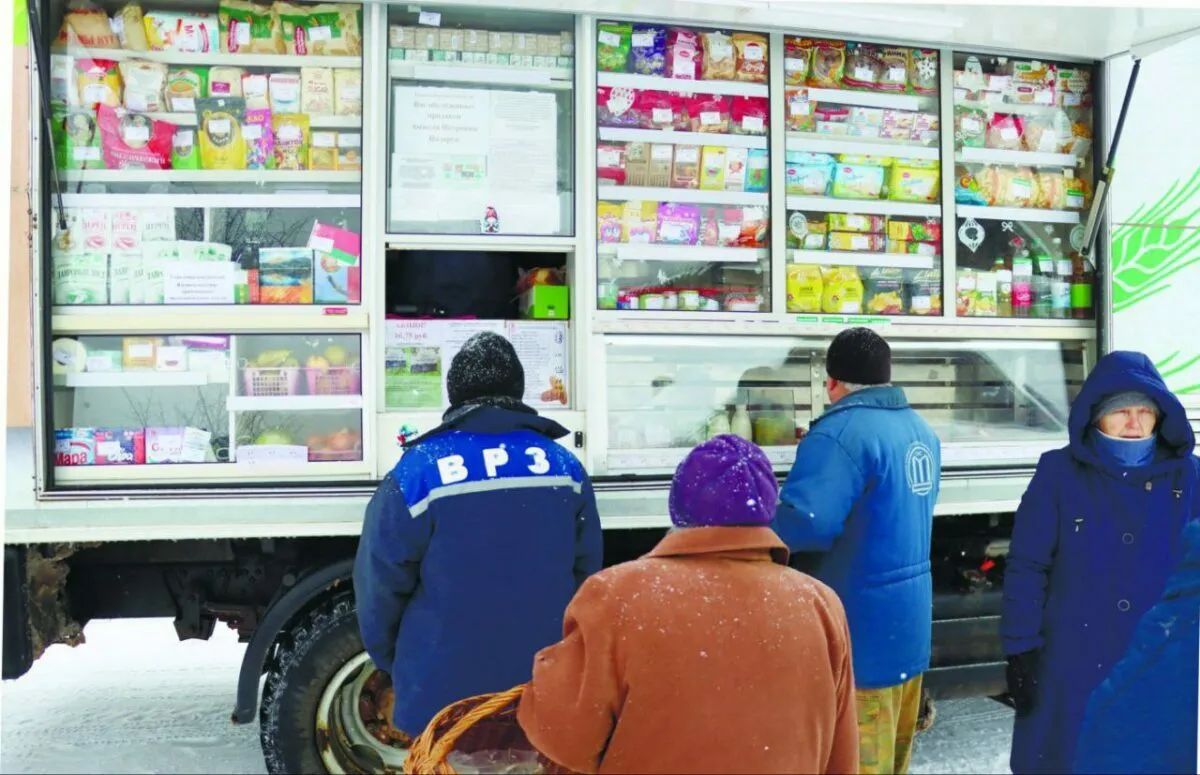 Могут ли белорусы заказать в продуктовой автолавке стройматериалы? В Белкоопсоюзе показали на примере
