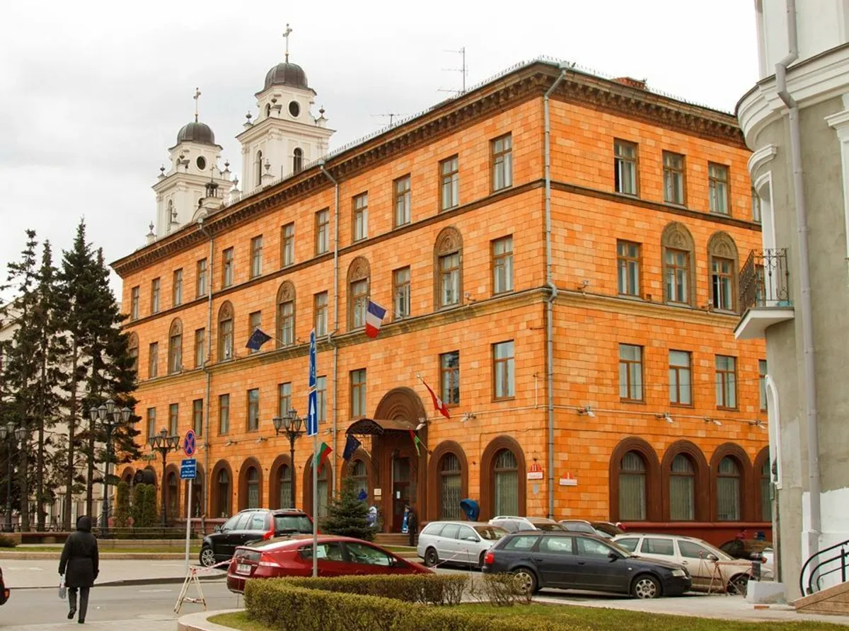 Франция упростила выдачу шенгена белорусам