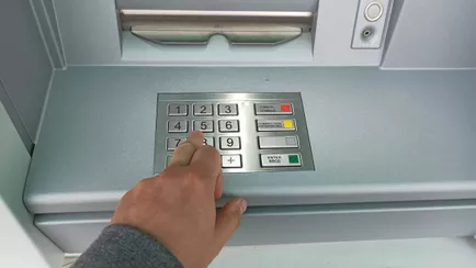 Белорусов предупредили о неправильном балансе на картах 30 декабря. Что делать?