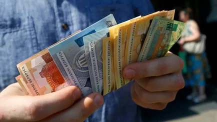 Минтруда назвало процент, на который планирует повысить зарплаты бюджетников в 2026 году