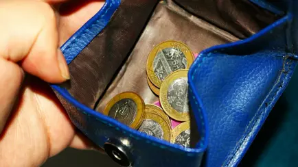 Уже 61 000 белорусов решили откладывать на дополнительную пенсию. Посмотрели, на что они могут рассчитывать