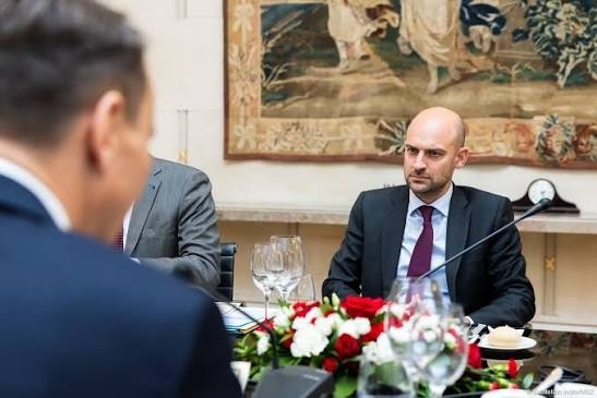 Польша и Франция объявили об "агонии" российской экономки. Что говорят в Москве?