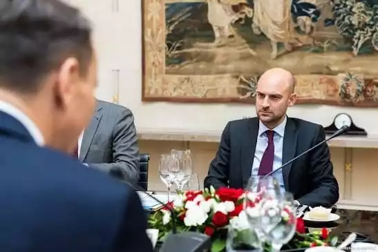 Польша и Франция объявили об "агонии" российской экономки. Что говорят в Москве?