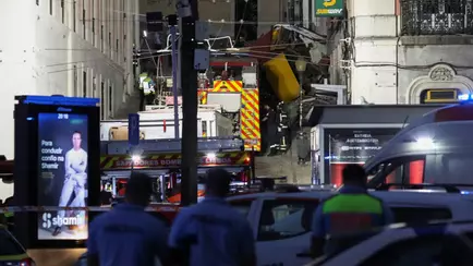 В Лиссабоне при крушении 140-летнего фуникулёра погибли 15 человек