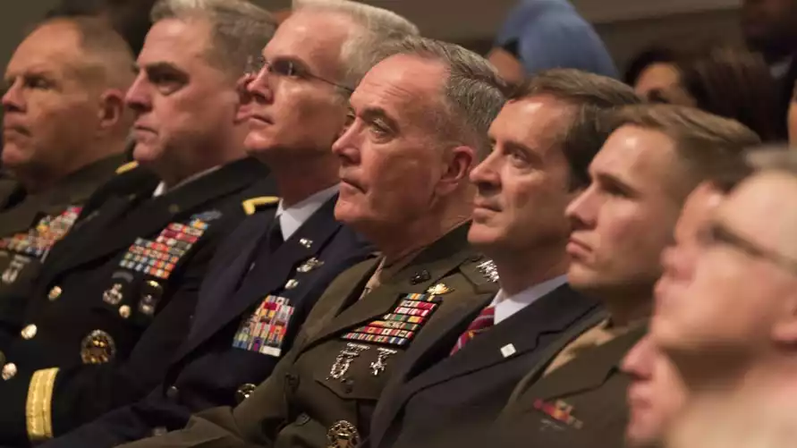 Глава министерства войны США экстренно созвал сотни генералов и адмиралов