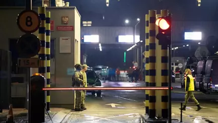 В очереди в Польшу после открытия границы с Беларусью скопилось больше 3 тыс. легковушек