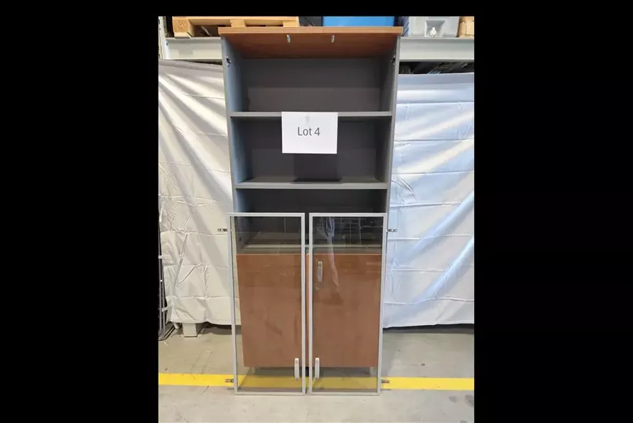 Посольство США в Беларуси устроило распродажу мебели от 20 рублей