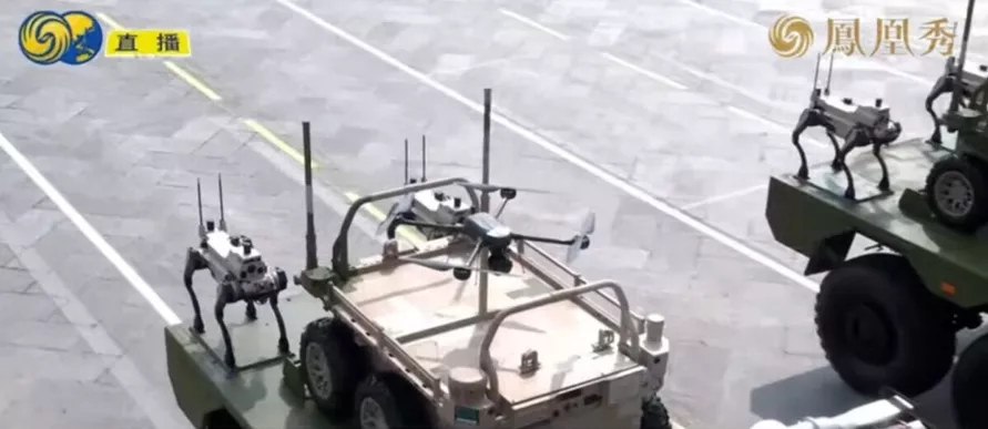 Роботы-волки, новые лазеры и межконтинентальная ядерка. Какое оружие показал Китай на военном параде?