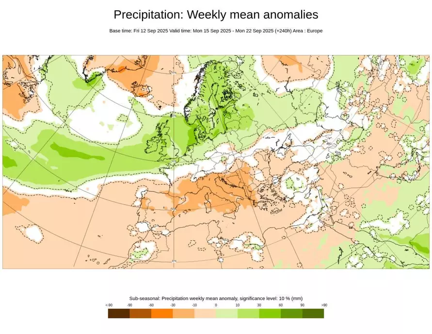Похолодание, дожди и ненормальное тепло? Синоптики предсказали белорусам классический перенос масс с 15 по 21 сентября