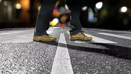 ГАИ «запретила» белорусам выходить на пешеходные переходы в этих случаях. Водителей попросили включать аварийку