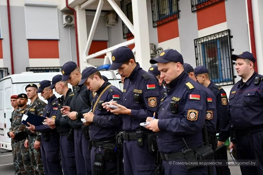 В Гомеле в рейды по дворам отправили добровольцев и ОМОН