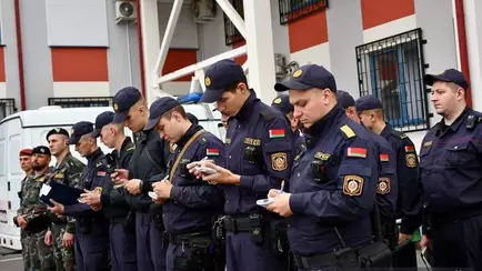 В Гомеле в рейды по дворам отправили добровольцев и ОМОН