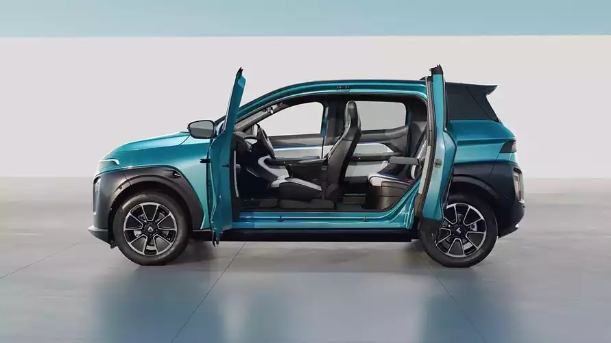 В России пообещали выпустить до 6 тыс. автомобилей "Атом". В Беларуси продавать не будут?