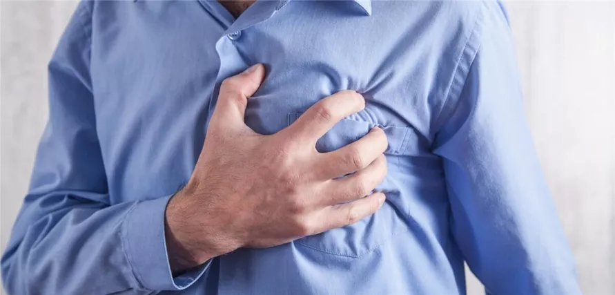 Кардиолог назвал 4 неочевидных признака, что нужно проверить сердце