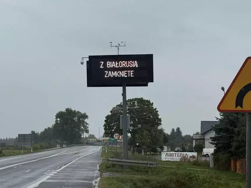 Перекрыли въезд щитами. Как выглядит погранпереход Брест — Тересполь после закрытия границы?