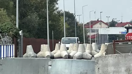 Перекрыли въезд щитами. Как выглядит погранпереход Брест — Тересполь после закрытия границы?