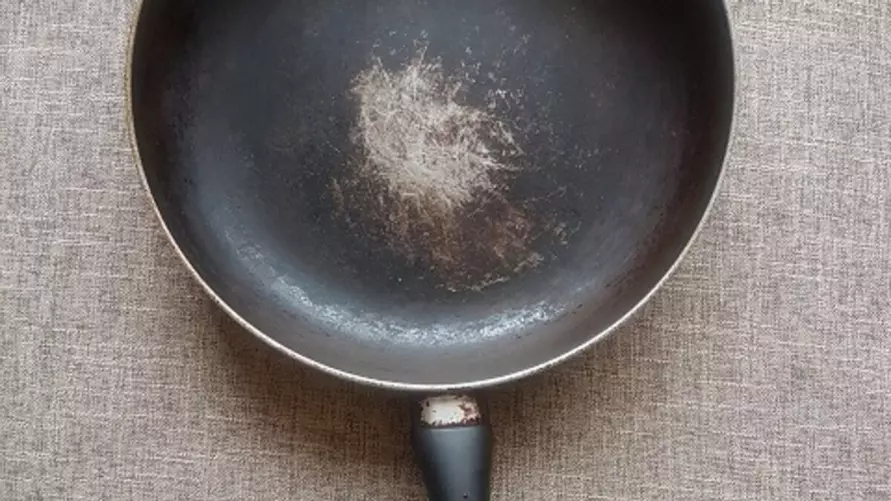 Врач призвал выбросить из дома 3 предмета, которые есть у тысяч белорусов