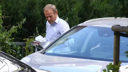У премьера Польши Туска угнали машину