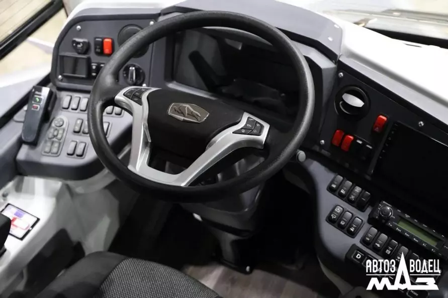 МАЗ пообещал показать в Минске автобус, который все ждали