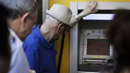 Не больше 160$. Один из банков Беларуси ввёл лимиты на наличные за границей через платежные сервисы