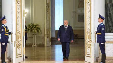 Лукашенко поздравил белорусов с Днём народного единства