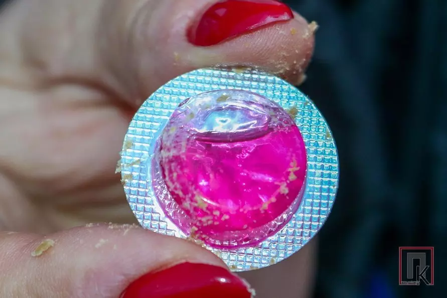 Белорусов попросили держаться подальше от падающих с самолетов капсул - «При поражении промыть водой с содой»