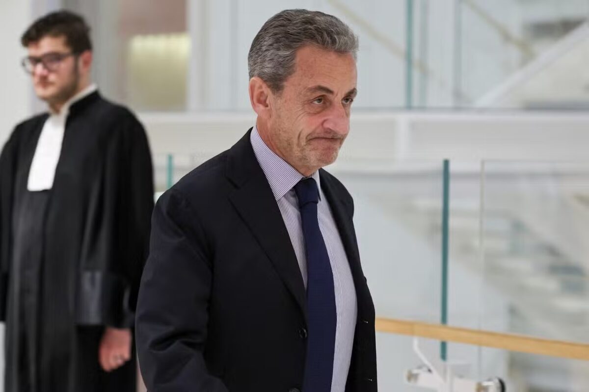 Экс-президента Саркози приговорили к реальному тюремному сроку – первый случай в истории Франции