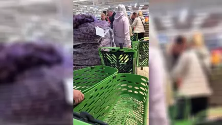Любители белорусской картошки выстроились в огромные очереди. Где можно купить по 65 копеек за кг?