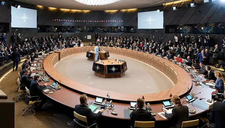 НАТО официально предупредило Россию после инцидента с тремя истребителями в Эстонии