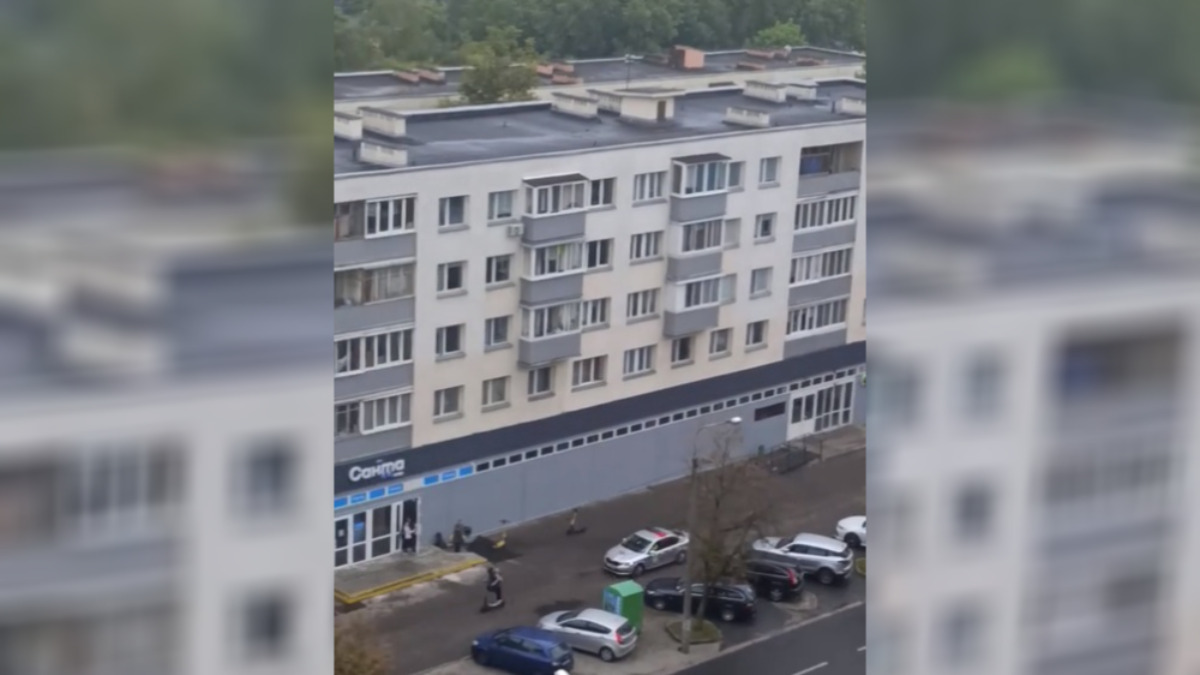 Появилось видео погони за электросамокатчиком в Минске по тротуару. Что сказали в ГАИ?