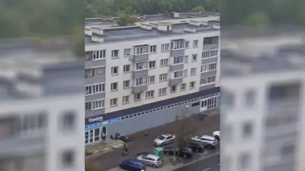 Появилось видео погони за электросамокатчиком в Минске по тротуару. Что сказали в ГАИ?