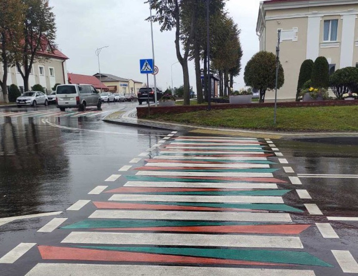В Минтрансе объяснили причины нанесения необычной разметки под Минском