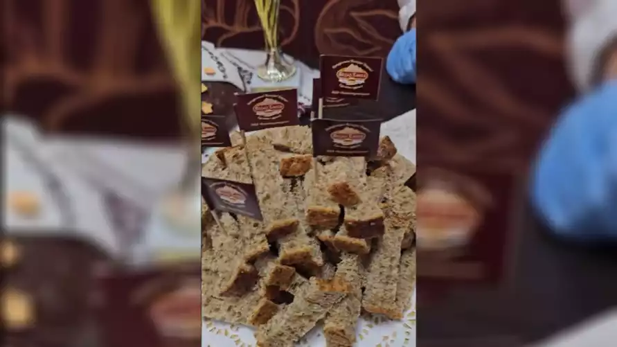 Появилось видео первого в Беларуси "фиолетового хлеба". Какого цвета на самом деле?