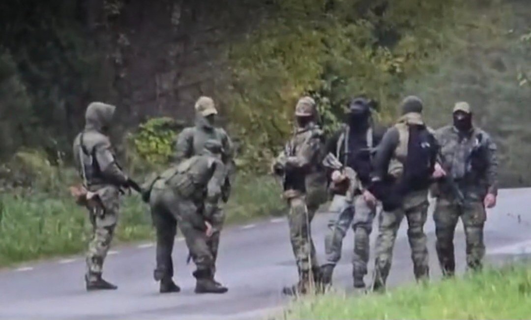 Эстония пока не открыла границу из-за «российского вооруженного подразделения»