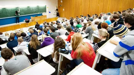 Стало известно количество белорусских школьников и студентов, которые учатся в Польше