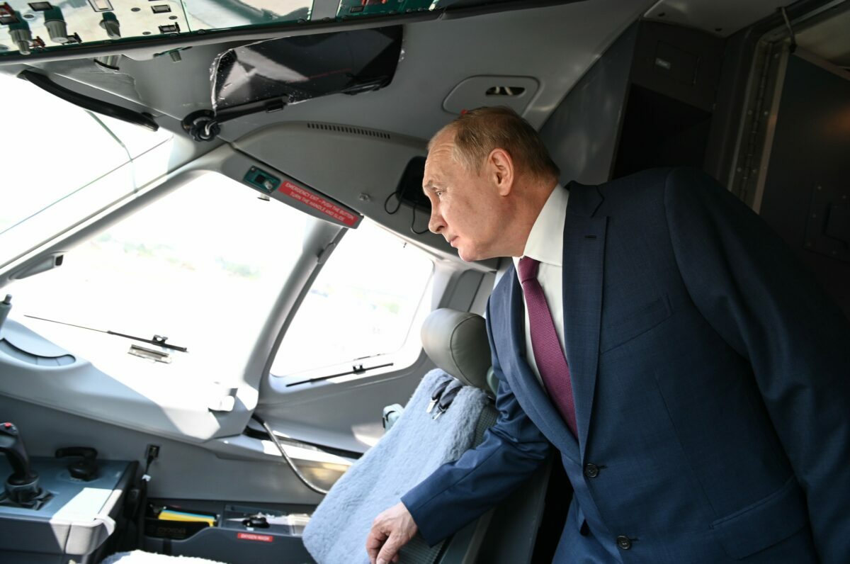 Польша пригрозила задержать самолёт Путина по дороге в Венгрию