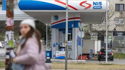 США ввели санкции против нефтяного гиганта в Сербии. Полностью оставят страну без бензина?