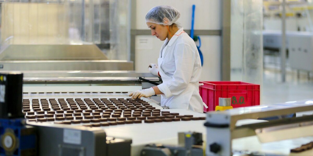 "Белгоспищепром" назвал страну, где белорусские конфеты стали покупать на 6530% больше