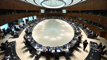 Совет ЕС одобрил запрет на российские газ и нефть. В чем нюансы?