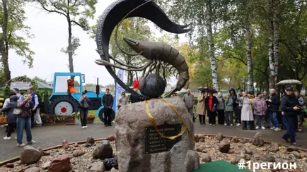 Белорусам показали, как выглядит памятник «белорусской креветке»