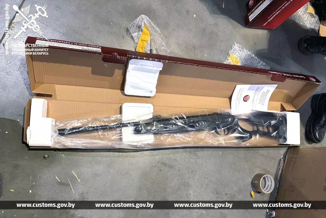 Таможня показала белорусам за какие товары из России можно лишиться 250 000 рублей