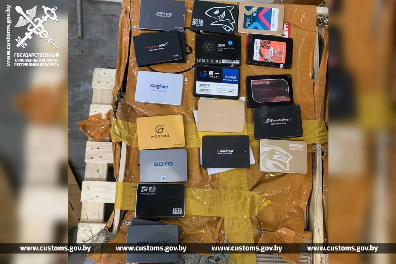 Таможня показала белорусам за какие товары из России можно лишиться 250 000 рублей