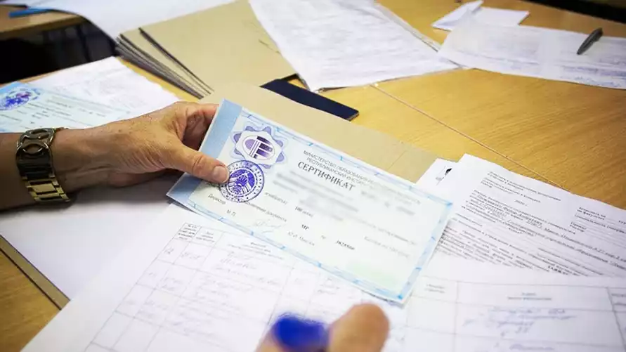 Минобразования объявило о внедрении электронных сертификатов ЦТ и ЦЭ, которые не отменят бумажные