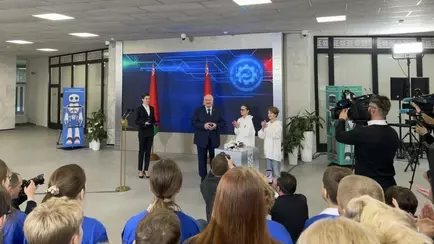 Лукашенко поручил не дать талантливой молодежи уехать из Беларуси. Как?