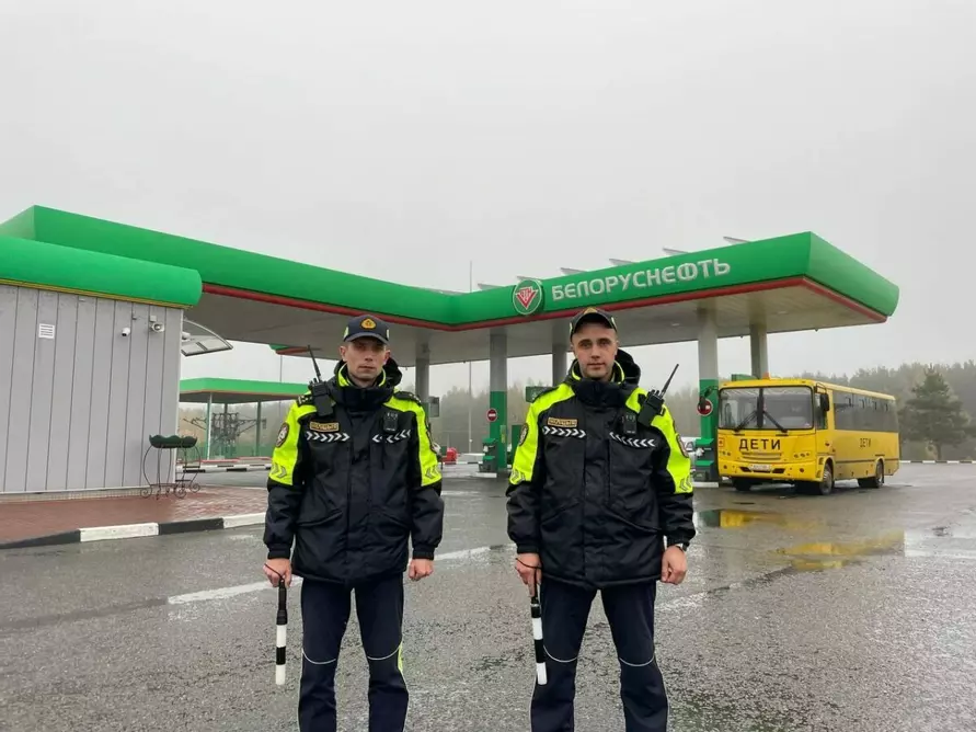 ГАИ призвала белорусов «проявить бдительность» и сообщать о «любителях кофе» по номеру 102